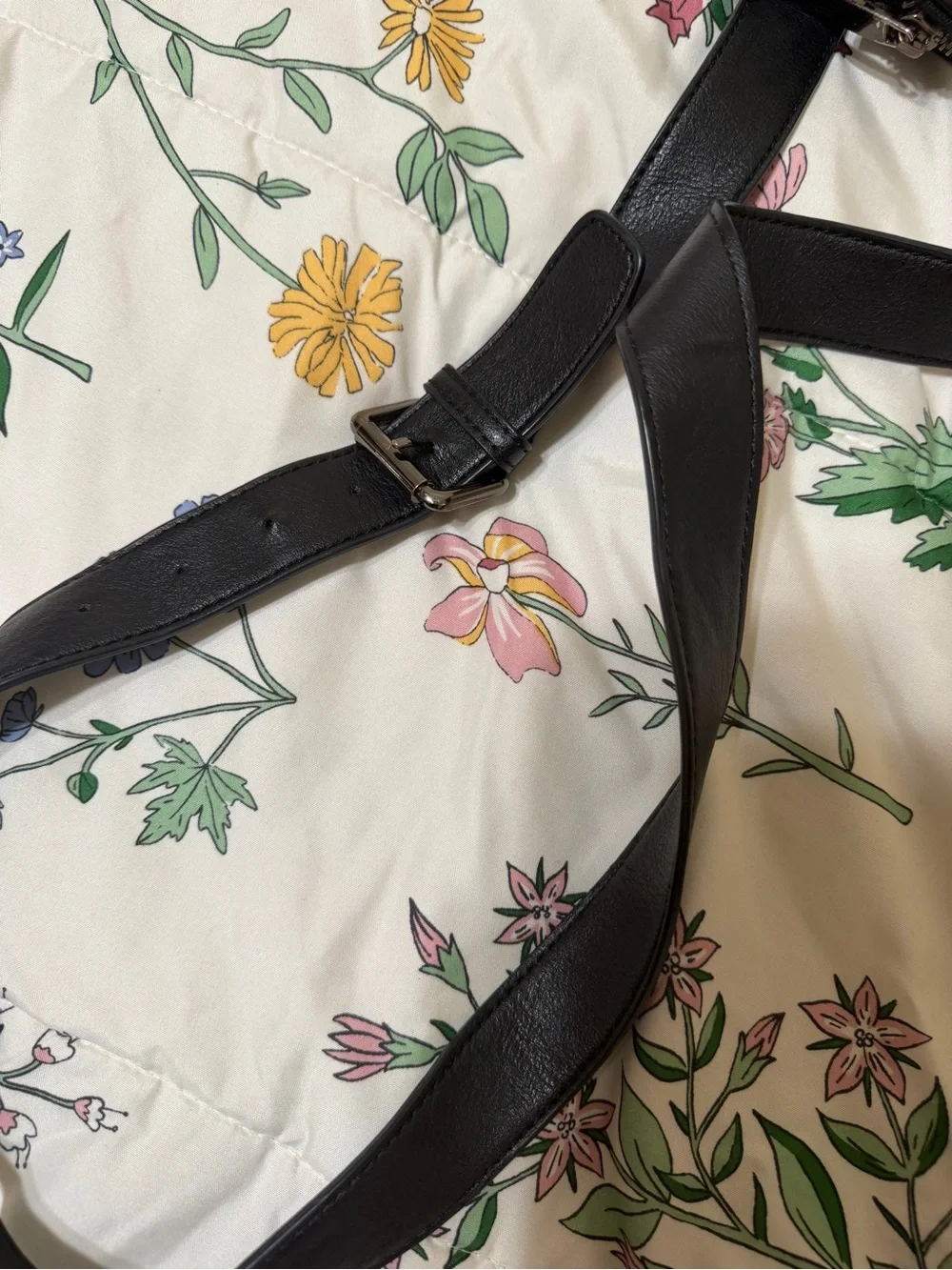 GUESS Mini Black Crossbody Bag - Picture 10 of 10